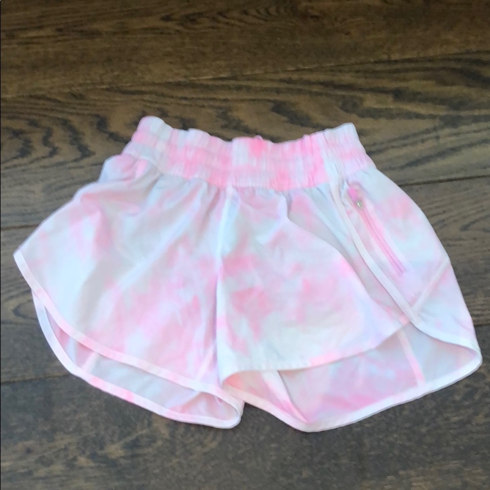 Lululemon pink and white shorts size 8 w/liner